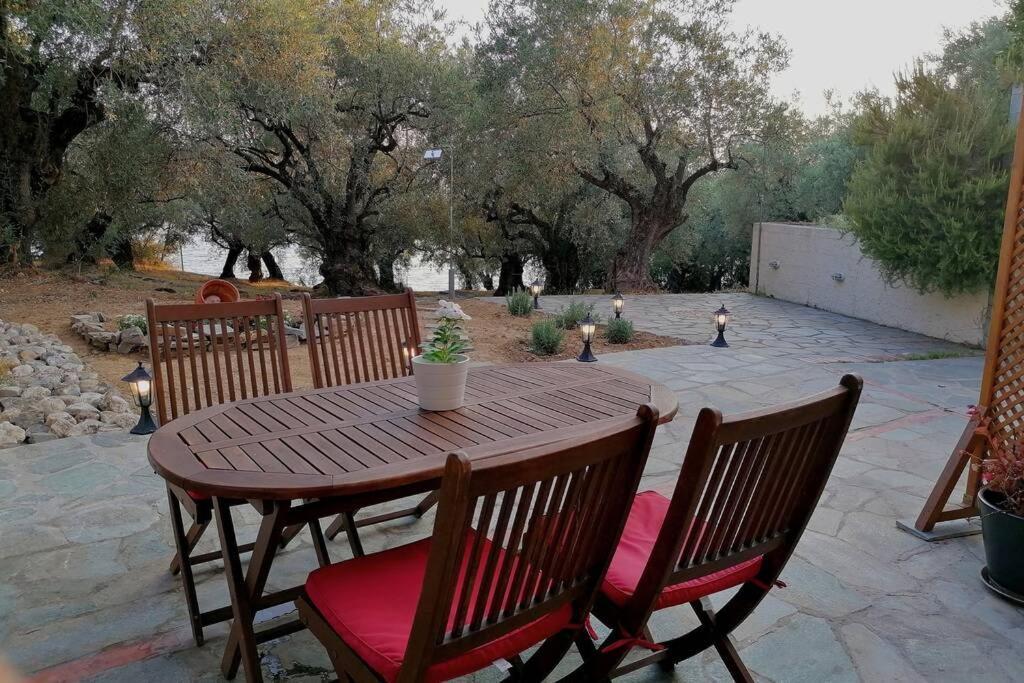 Christie'S Ground Floor Apartment By The Sea Kato Gatzea Exterior foto