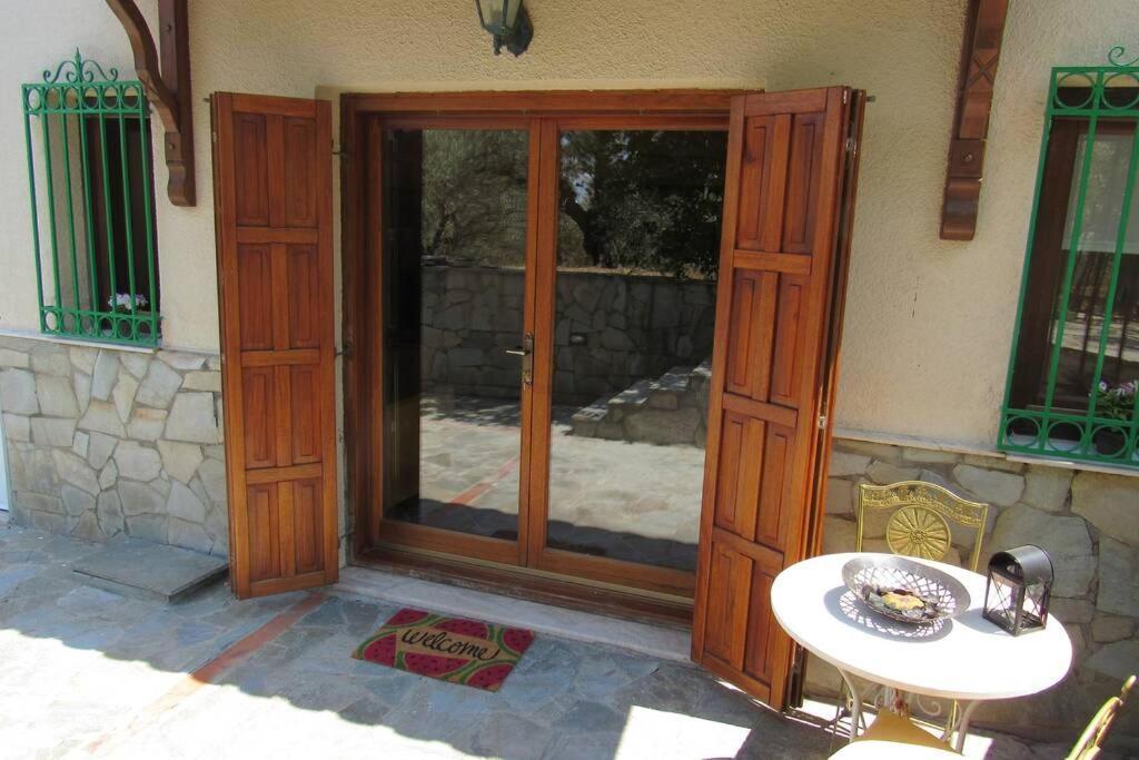 Christie'S Ground Floor Apartment By The Sea Kato Gatzea Exterior foto