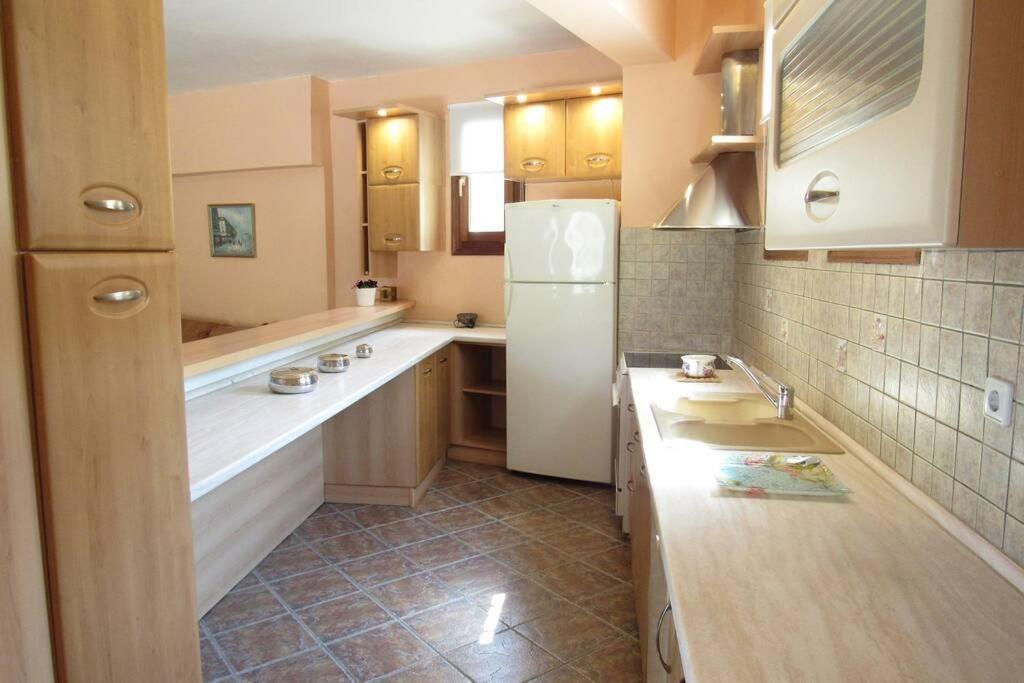 Christie'S Ground Floor Apartment By The Sea Kato Gatzea Exterior foto