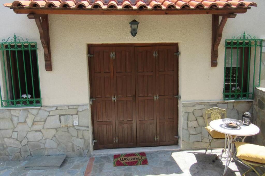 Christie'S Ground Floor Apartment By The Sea Kato Gatzea Exterior foto