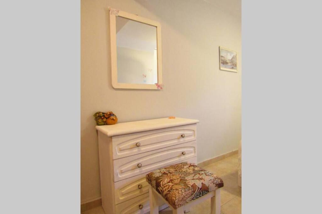 Christie'S Ground Floor Apartment By The Sea Kato Gatzea Exterior foto